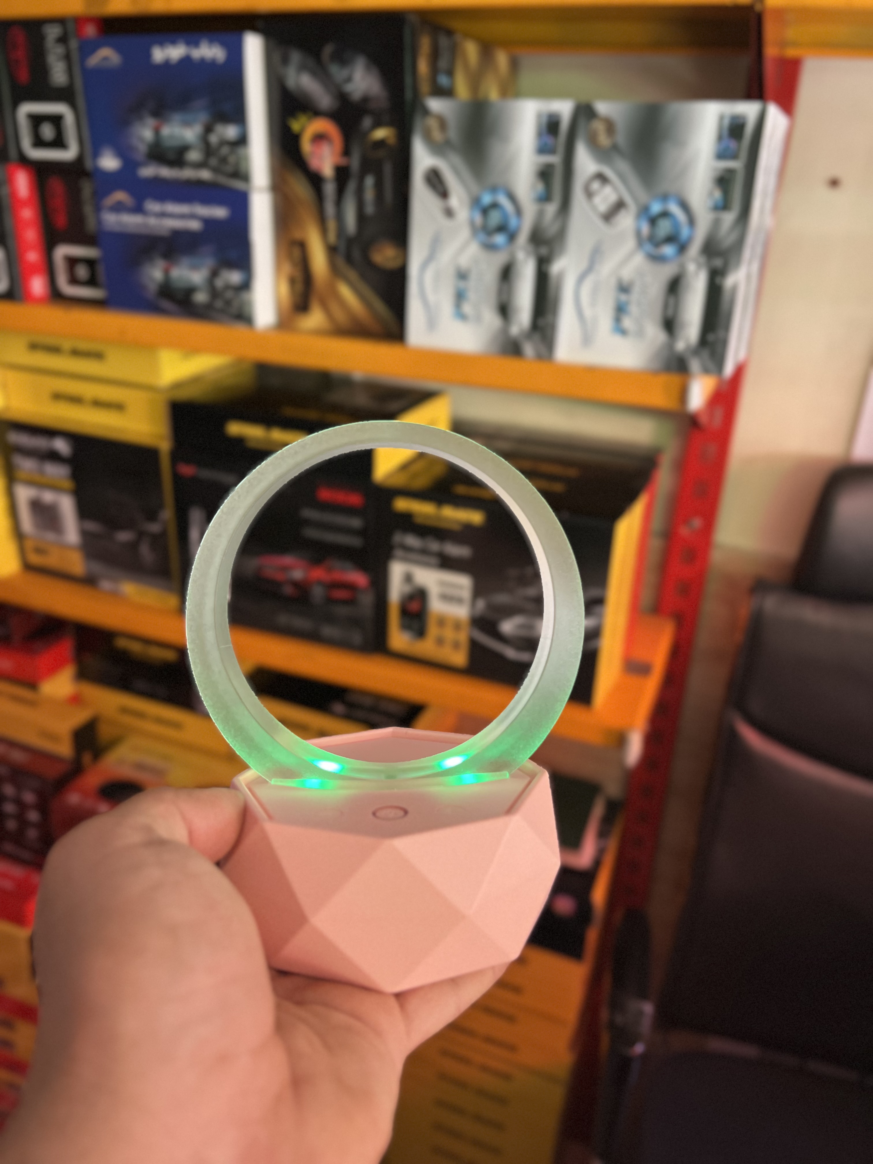 اسپیکر رومیزی RGB شارژی با طراحی دکوراتیو